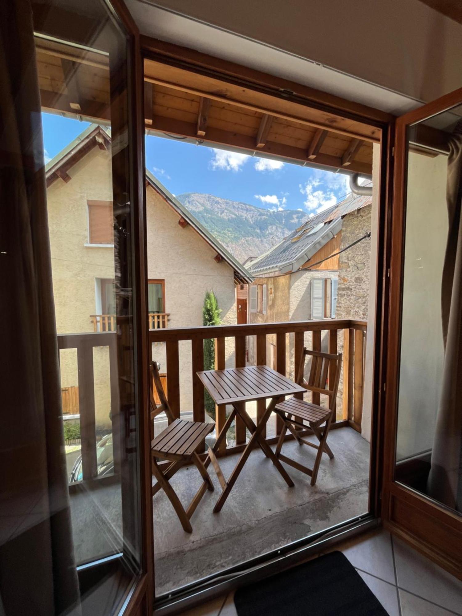 The Stable House Bourg D'Oisans -Bike/Hike/Ski Le Bourg-dʼOisans Exteriör bild