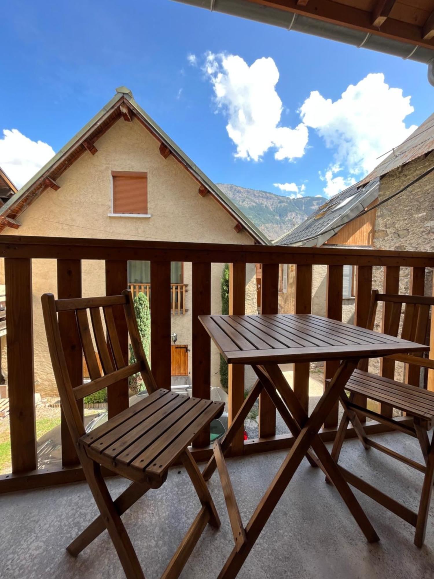 The Stable House Bourg D'Oisans -Bike/Hike/Ski Le Bourg-dʼOisans Exteriör bild