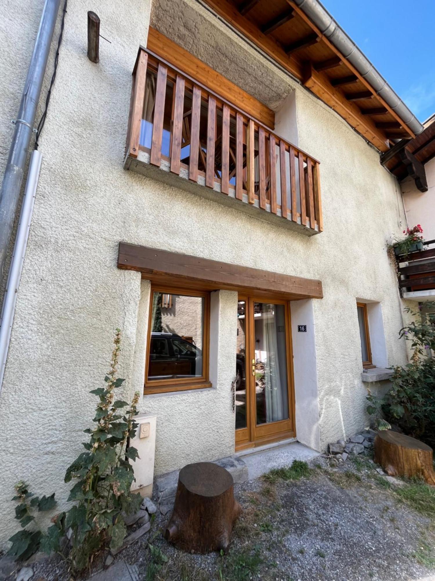The Stable House Bourg D'Oisans -Bike/Hike/Ski Le Bourg-dʼOisans Exteriör bild